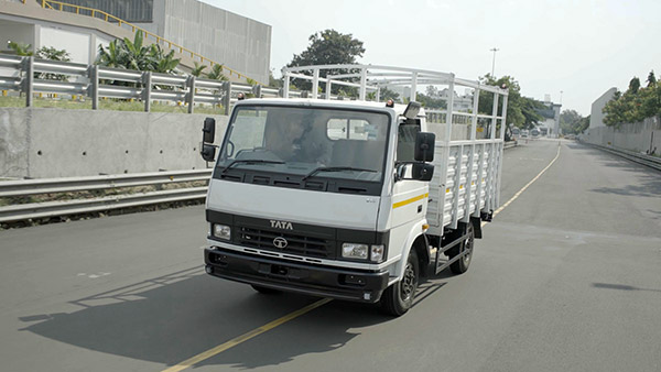 Tata Motors फ्रेंचाइजी के जरिए लागाएगी वाहन स्क्रैपिंग संयंत्र, हर साल रीसायकल होंगे 36,000 वाहन