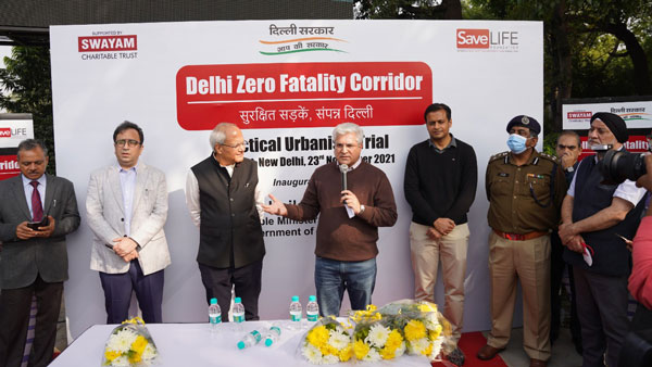 सड़क पर पैदल चलने वालों की सुरक्षा के लिए दिल्ली में शुरू हुआ ट्रायल