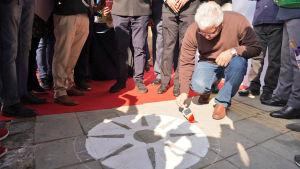 सड़क पर पैदल चलने वालों की सुरक्षा के लिए दिल्ली में शुरू हुआ ट्रायल