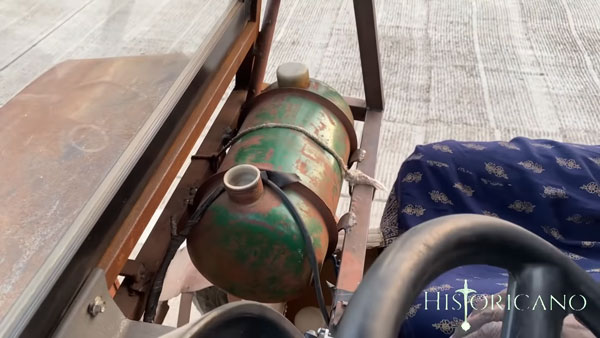 चाबी नहीं किक से स्टार्ट होती है ये जीप, आनंद महिंद्रा ने शेयर किया वीडियो चाबी नहीं किक से स्टार्ट होती है ये जीप, आनंद महिंद्रा ने शेयर किया वीडियो