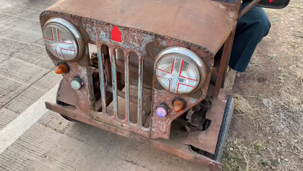 चाबी नहीं किक से स्टार्ट होती है ये जीप, आनंद महिंद्रा ने शेयर किया वीडियो चाबी नहीं किक से स्टार्ट होती है ये जीप, आनंद महिंद्रा ने शेयर किया वीडियो