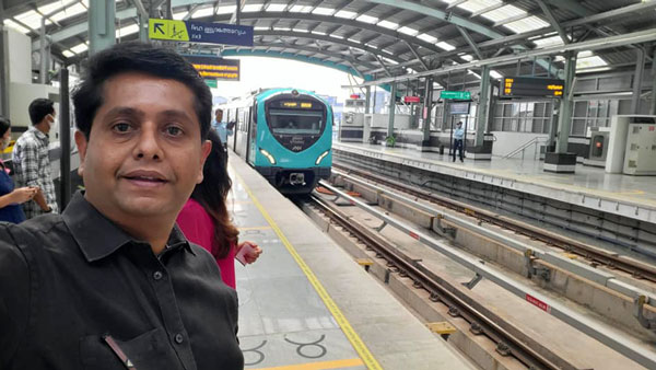 Drishyam फिल्म के निर्देशक ने खरीदी MG ZS EV और TVS iQube इलेक्ट्रिक स्कूटर, देखें Drishyam फिल्म के निर्देशक ने खरीदी MG ZS EV और TVS iQube इलेक्ट्रिक स्कूटर, देखें