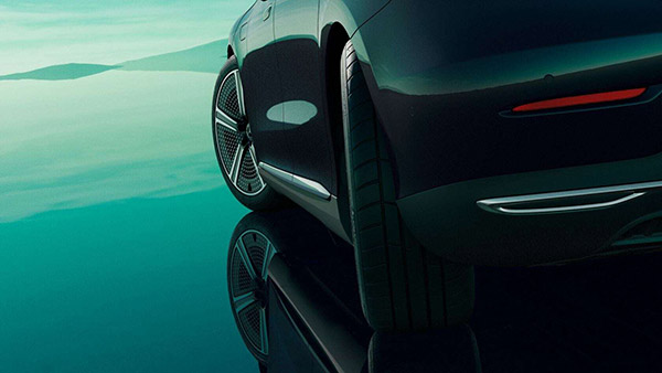 Mercedes-Benz EQE का अगले साल किया जा सकता है खुलासा, जानें कितनी हो सकती है रेंज