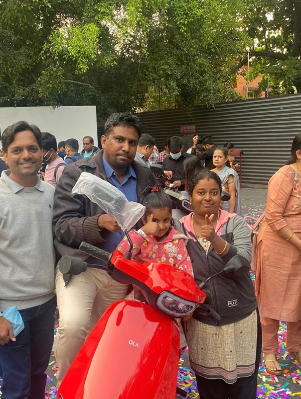 Ola S1 Electric Scooter की डिलीवरी इन शहरों में हो रही शुरू, ग्राहकों से मिल रही अच्छी प्रतिक्रिया