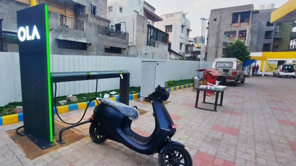 ओला ने शुरू किया हाइपरचार्ज स्टेशन लगाने का काम, 2022 तक लगाए जाएंगे 4,000 स्टेशन