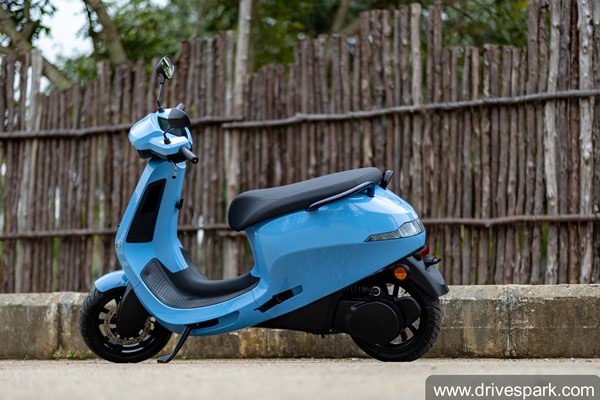 Ola Electric Scooter की डिलीवरी 15 दिसंबर से हुई शुरू, ग्राहकों को मैसेज मिलने हुए शुरू