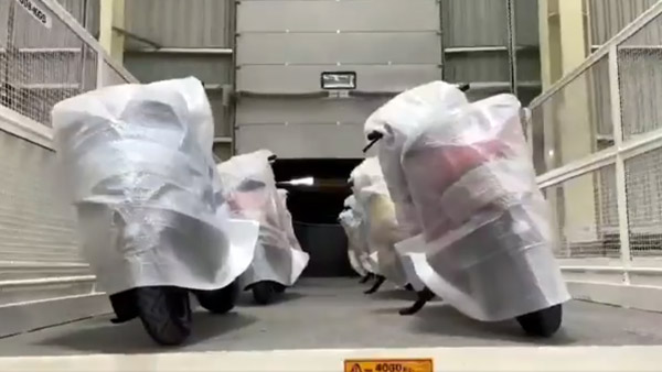 Ola Electric Scooter की डिलीवरी 15 दिसंबर से हुई शुरू, ग्राहकों को मैसेज मिलने हुए शुरू