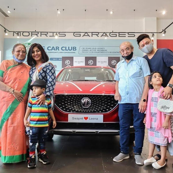 एक्टर स्वप्निल जोशी ने पत्नि को गिफ्ट की MG की इलेक्ट्रिक एसयूवी, जानिए क्या है कीमत और रेंज एक्टर स्वप्निल जोशी ने पत्नि को गिफ्ट की MG की इलेक्ट्रिक एसयूवी, जानिए क्या है कीमत और रेंज