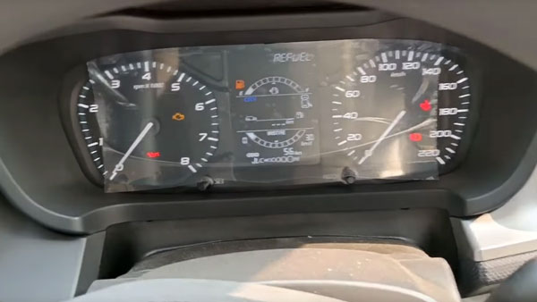 नई Tata Altroz एक्सई+ वैरिएंट देखनें में है कैसी, नए एक्सेसरीज का मिला अपडेट