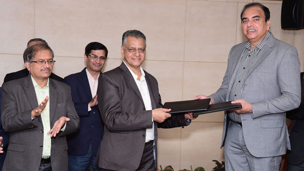 टोयोटा ने वाहन फाइनेंसिंग के लिए कर्नाटक बैंक से मिलाया हाथ, डिजिटल माध्याम से मिलेगा लोन