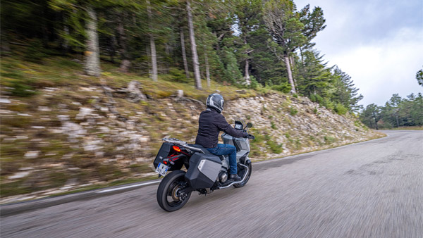 2022 Honda X-ADV का भारत में कराया गया ट्रेडमार्क, अपने तरह की पहली स्कूटर