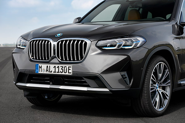 नई BMW X3 SUV भारत में हुई लाॅन्च, कीमत 9.90 लाख रुपये से शुरू