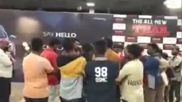 Mahindra के सेल्समैन ने की किसान की बेइज्जती, Bolero खरीदने शोरूम पहुंचा था किसान