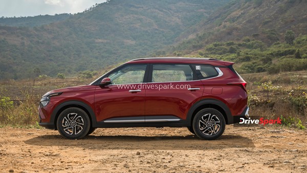 Kia Carens Review: किया कैरंस रिव्यू डिजाईन, फीचर्स, इंजन, ड्राइविंग अनुभव, सीटिंग जानकारी