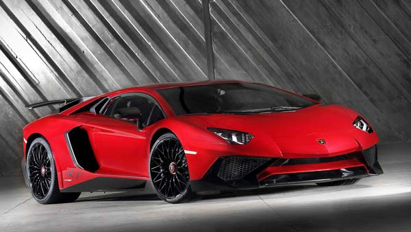 Lamborghini Sales 2021: लेम्बोर्गिनी कारों की बिक्री का रिकाॅर्ड टूटा, पिछले साल बेची 8,405 कारें