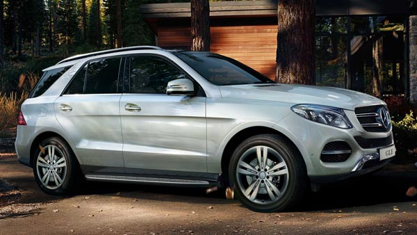 काॅमेडियन कृष्णा अभिषेक ने बहन को गिफ्ट की Mercedes की ये लग्जरी कार, जानें क्या है कीमत काॅमेडियन कृष्णा अभिषेक ने बहन को गिफ्ट की Mercedes की ये लग्जरी कार, जानें क्या है कीमत