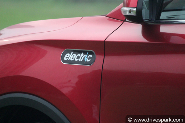 Connected Cars और उनकी Internet जरूरतें: क्या तेज और ज्यादा सुरक्षित इंटरनेट तकनीक की जरूरत है?