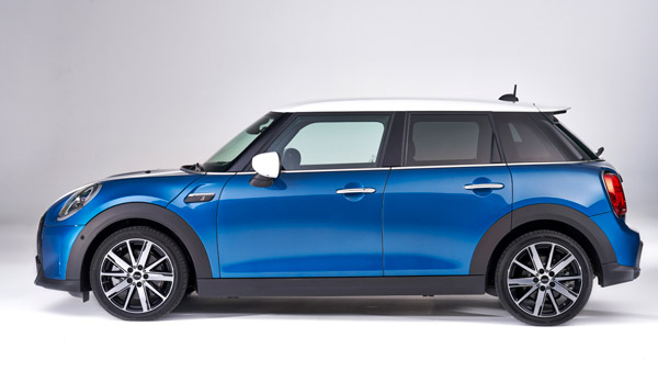 70 साल से बिना ड्राइविंग लाइसेंस के चला रहे थे कार, 83 साल की उम्र में चढ़े पुलिस के हत्थे 70 साल से बिना ड्राइविंग लाइसेंस के चला रहे थे कार, 83 साल की उम्र में चढ़े पुलिस के हत्थे