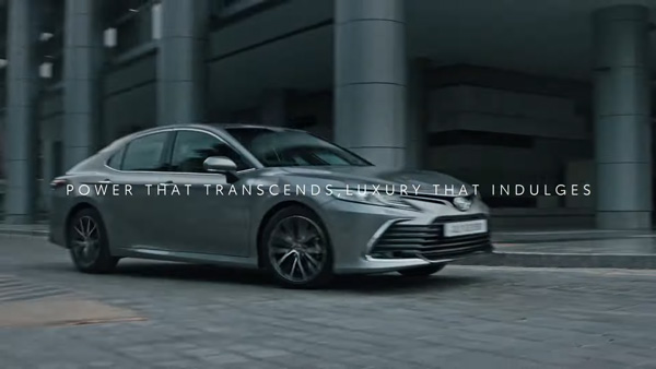 Toyota Camry को जल्द किया जाएगा भारत में लॉन्च, कंपनी ने जारी किया नया टीजर वीडियो