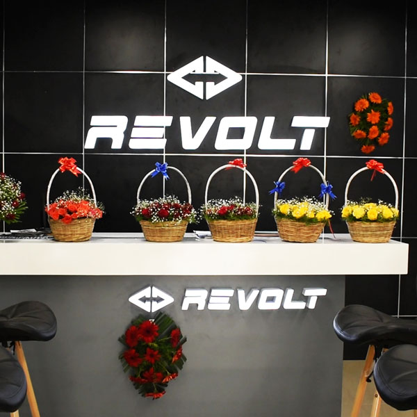 Revolt Motors ने लखनऊ में खोला यूपी का पहला डीलरशिप, बिक्री हुई शुरू