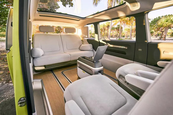 Volkswagen Microbus का 9 मार्च को होगा खुलासा, जानें क्या खास है इस इलेक्ट्रिक व्हीकल में