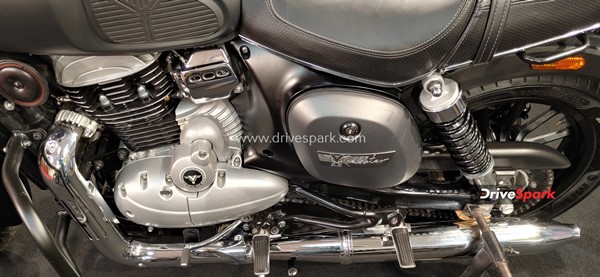 Yezdi Bikes First Look Review: कैसी लगती है येज्दी की रोडस्टर, स्क्रैम्ब्लर व एडवेंचर बाइक्स? जानें