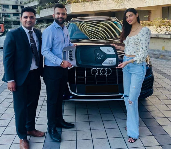 अदाकारा अथिया शेट्टी ने खरीदी नई Audi Q7 SUV, जानें क्या है कीमत और फीचर्स