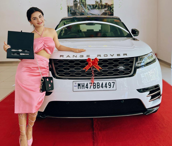 अदाकारा अवनीत कौर ने खरीदी Land Rover की ये शानदार एसयूवी, जानें क्या है कीमत और फीचर्स अदाकारा अवनीत कौर ने खरीदी Land Rover की ये शानदार एसयूवी, जानें क्या है कीमत और फीचर्स