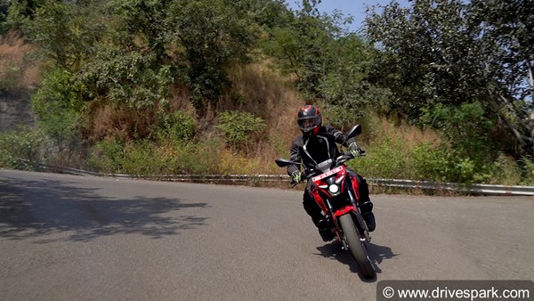 Bajaj Pulsar 250 मोटरसाइकिलों की कीमतें बढ़ीं, अब खर्च करने होंगे इतने रुपये