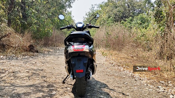 Bounce Infinity E1 Review: चलाने में कैसी है बाउंस की पहली इलेक्ट्रिक स्कूटर? जानें रेंज, फीचर्स