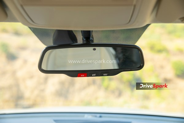 कारों में मिलने वाले ये 10 फीचर्स हर वेरिएंट में होने चाहिए स्टैंडर्ड, जानें कौन से फीचर्स हैं लिस्ट में