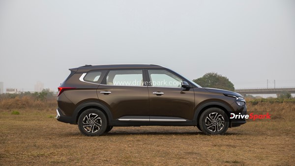 Kia Carens MPV 15 फरवरी को होगी भारतीय बाजार में लॉन्च, जानें क्या मिलने वाले हैं फीचर्स