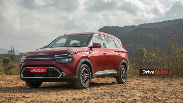 Kia Carens की डिलीवरी भारत में हुई शुरू, डीजल वैरिएंट को मिल रही शानदार प्रतिक्रिया