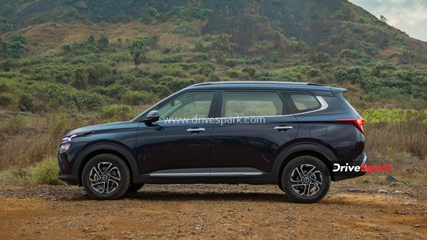 Kia Carens के माइलेज व एक्सिलरेशन समय की जानकारी आई सामने, जानें कितना देती है