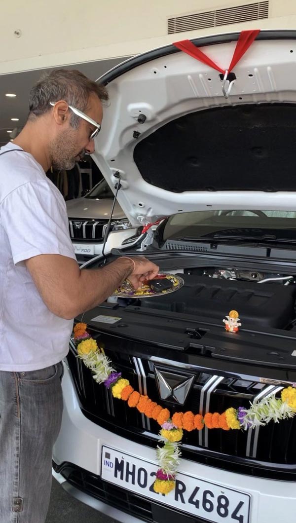 एक्टर रणवीर शौरी ने खरीदी Mahindra XUV700 SUV, जानिए क्या है खूबियां एक्टर रणवीर शौरी ने खरीदी Mahindra XUV700 SUV, जानिए क्या है खूबियां