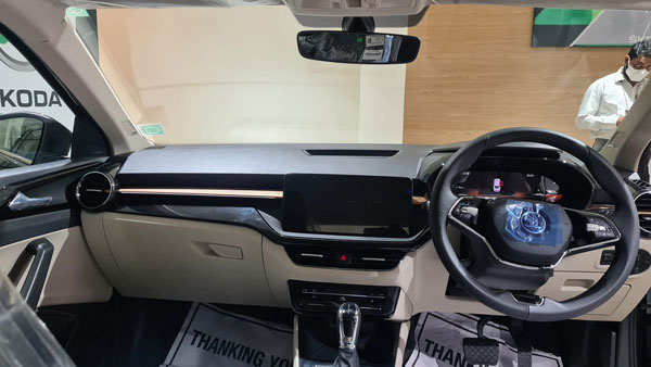 Skoda Slavia डीलरशिप पर पहुंचना हुई शुरू, लग रही बेहद शानदार