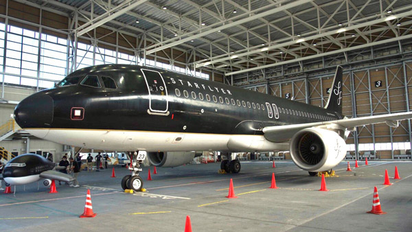 कमर्शियल Airplane पर क्यों नहीं किया जाता है काले रंग का पेंट, जानिए क्या है वजह कमर्शियल Airplane पर क्यों नहीं किया जाता है काले रंग का पेंट, जानिए क्या है वजह