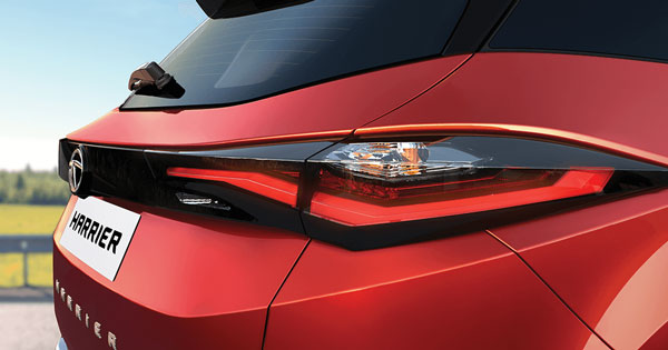 टाटा सफारी एसयूवी अब नए रंग में हुई उपलब्ध, नए फीचर्स से है लैस