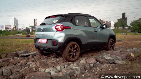 Tata Punch ने पार किया 32,000 यूनिट्स बिक्री का आंकड़ा, हर माह बिक रहीं 10 हजार कारें