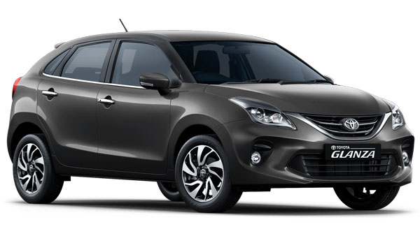 बुरी खबर! Toyota ने इन दो कारों के बढ़ा दिए दाम, 45,000 रुपये तक हो गई महंगी