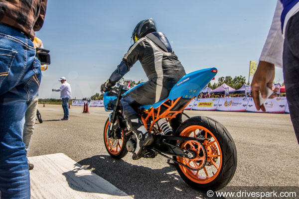 2022 के लिए VROOM Drag रेस आई वापस: जानें भारत में सबसे बड़े ड्रैग मीट के बारे में 2022 के लिए VROOM Drag रेस आई वापस: जानें भारत में सबसे बड़े ड्रैग मीट के बारे में