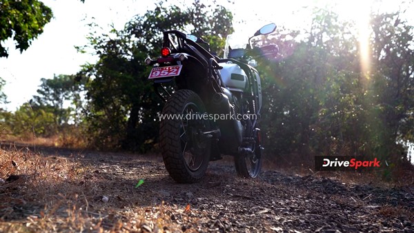 Yezdi Adventure Review: जानें कितना है दम इस एडवेंचर मोटरसाइकिल में, फीचर्स, इंजन, प्राइस