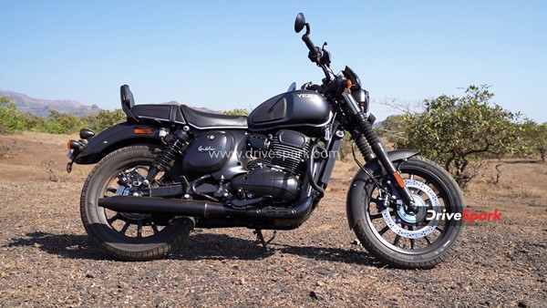 Yezdi Roadster Review: बेहतर क्रूजिंग और प्राइस के साथ कितनी फिट हैं यह मोटरसाइकिल, जानें