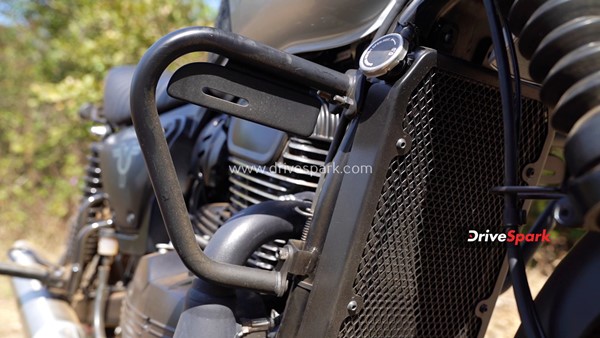 Yezdi Scrambler Review: कम कीमत में है एक दमदार स्क्रैम्बलर बाइक, लुक के साथ परफार्मेंस भी है बेहतर