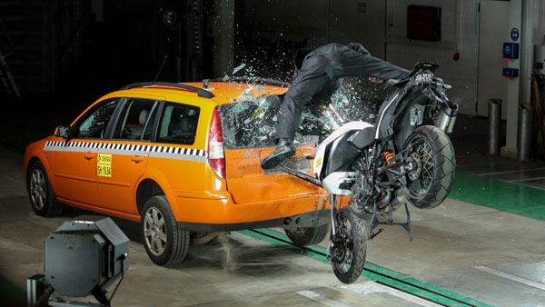 सुजुकी का क्रैश अलर्ट सिस्टम बाइक चालकों की बचाएगा जान, इस सिस्टम से लैस होगी यह बाइक