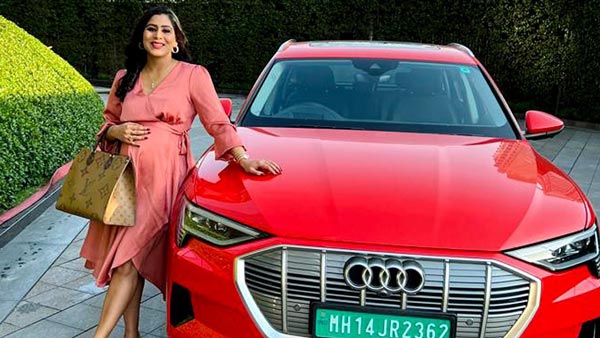 शार्क टैंक इंडिया वाली Ghazal Alagh ने खरीदी Audi e-Tron SUV, सोशल मीडिया पर साझा की तस्वीरें शार्क टैंक इंडिया वाली Ghazal Alagh ने खरीदी Audi e-Tron SUV, सोशल मीडिया पर साझा की तस्वीरें