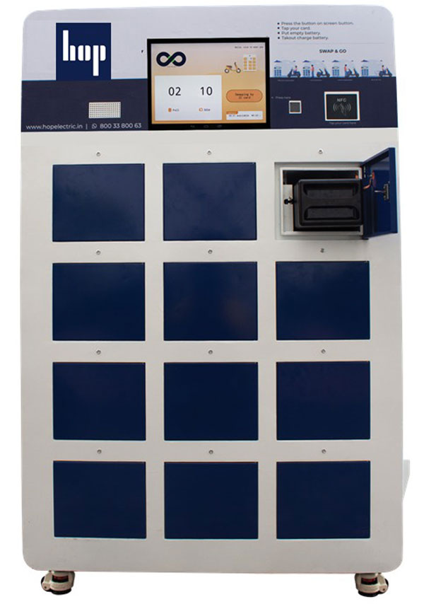 इलेक्ट्रिक स्कूटर चार्ज करने के लिए नहीं करना होगा इंतजार, दिल्ली में इंद्रप्रस्थ गैस ने खोला बैटरी स्वैप स्टेशन