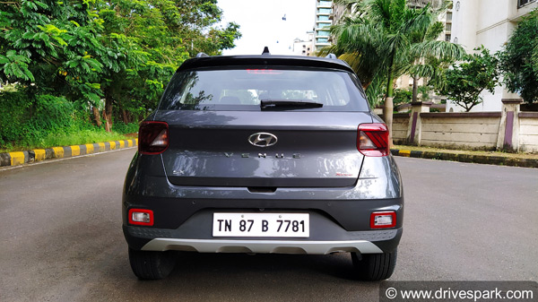 Hyundai Creta व Venue के कुछ वैरिएंट की बुकिंग की गयी बंद, जानें क्या है कारण