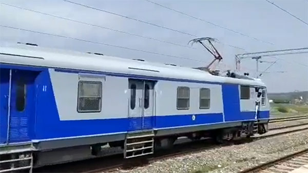 बडगाम से बारामूला तक दौड़ी इलेक्ट्रिक ट्रेन, भारतीय रेलवे ने किया सफल ट्रायल