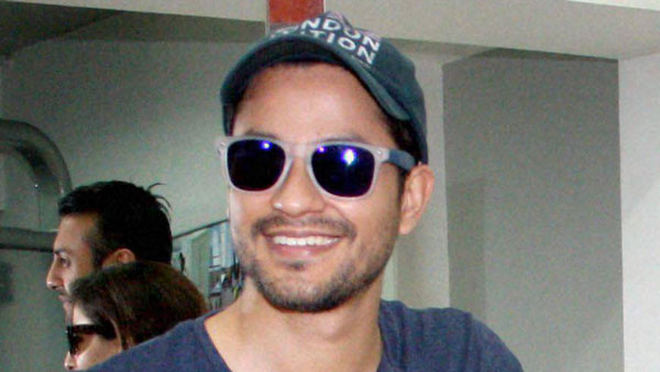 एक्टर कुणाल खेमू रोड रेज का हुए शिकार, लेम्बोर्गिनी चालक ने परिवार से की बदतमीजी एक्टर कुणाल खेमू रोड रेज का हुए शिकार, लेम्बोर्गिनी चालक ने परिवार से की बदतमीजी